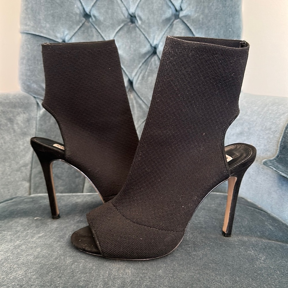Black heel booties!